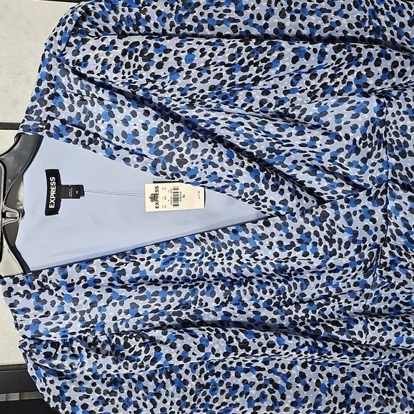 Express Blue Leopard Print Blouse Size XS NWT - Picture 3 of 6